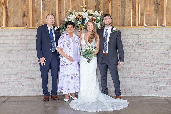 Kathy Balas Photography - Gray Dove Wedding - 09 Family - Joe and Kristi Ellis (55)
