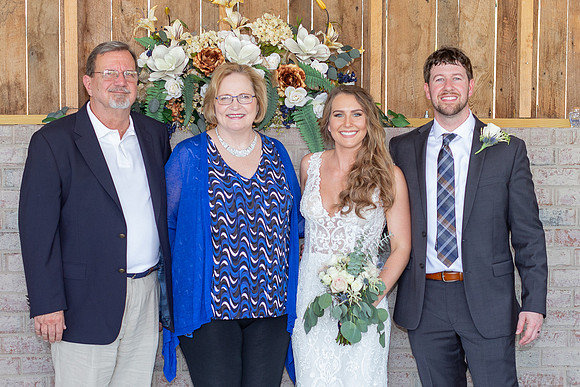 Kathy Balas Photography - Gray Dove Wedding - 09 Family - Joe and Kristi Ellis (43)